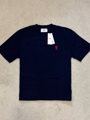 AMI paris tshirt - AMI paris T-shirt in navy blue. Brand new with tags🔖 Size fits M. Great quality! Ask for additional photos! SHIPPING IN 24H📦