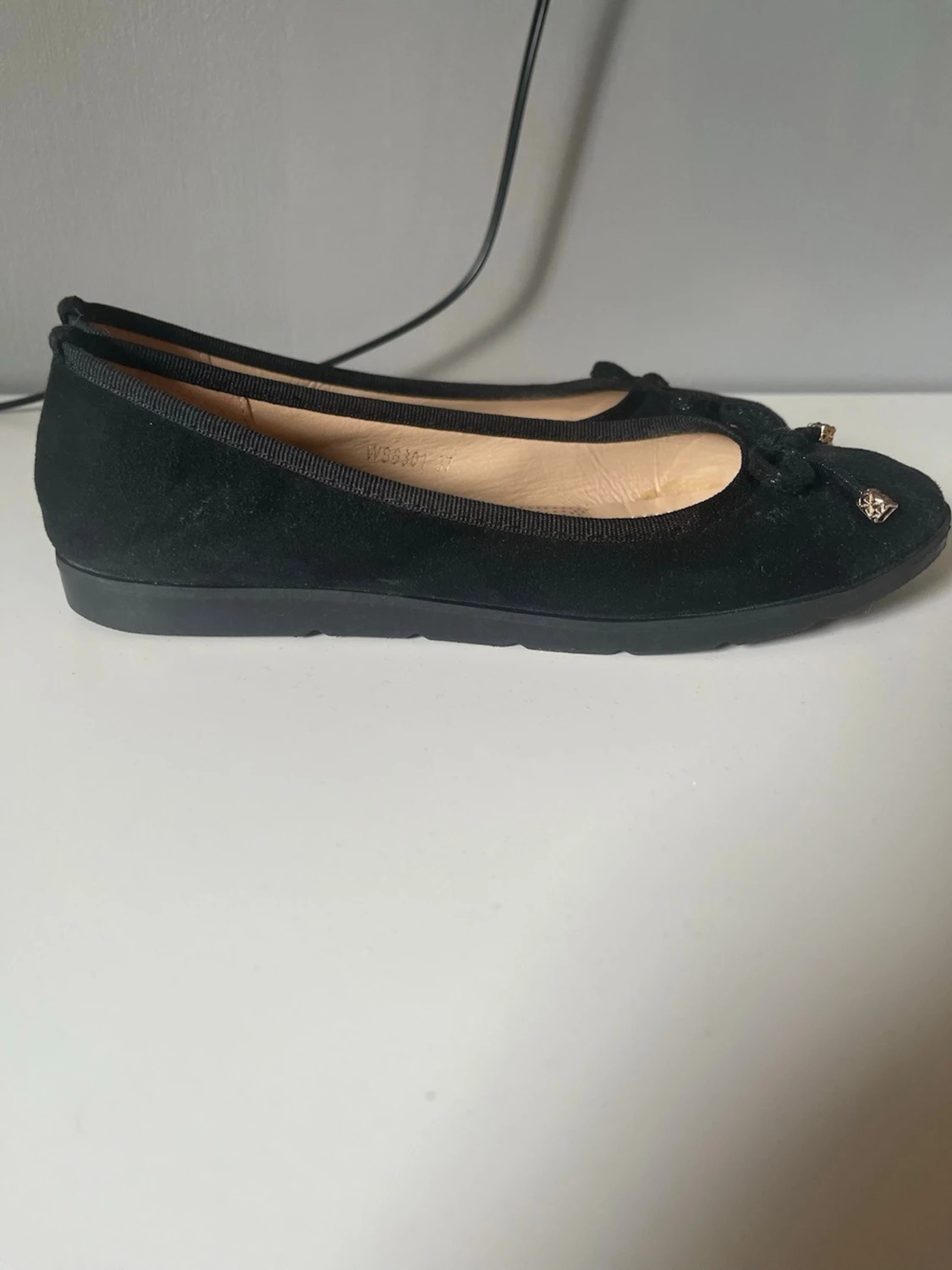Svarta ballerinaskor med rosett - 1
