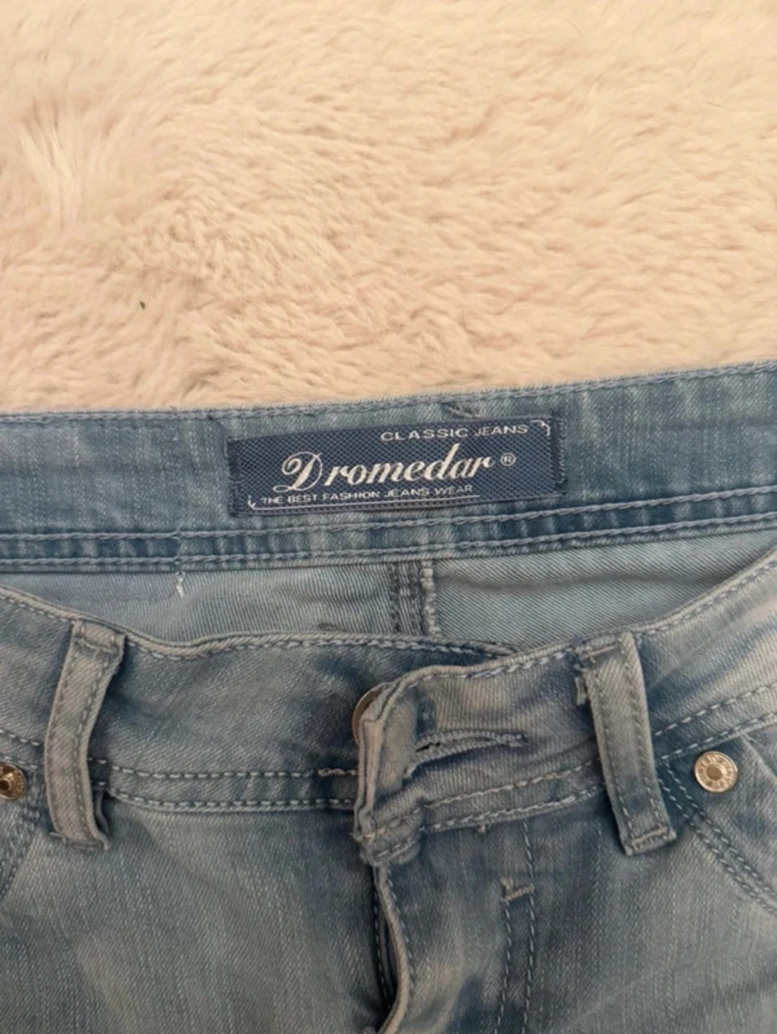 Ljusblå Lågmidjade Jeans med Slitningar & Hål - 3
