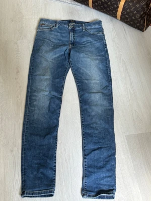 Ralph Lauren jeans - Ralph Lauren jeans slim fit/skinny. Storlek 18-20 men jag skulle säga ca W29 L31 det är även stretch material. Fraktas inom 24 timmar. Självklart äkta