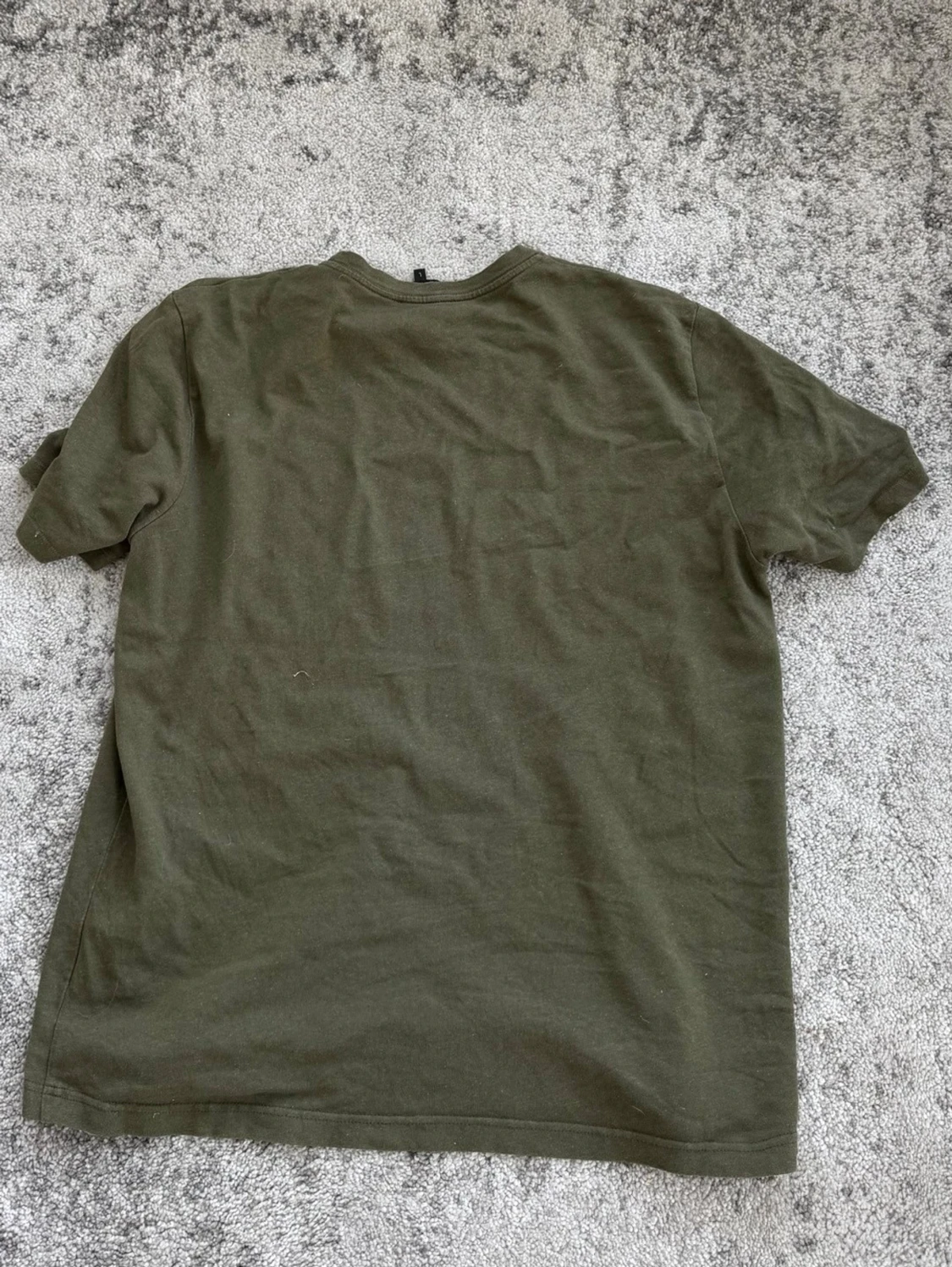 Olivgrön APC t-shirt med tryck - 1