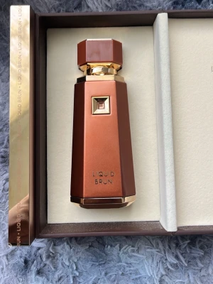 Liquid Brun parfym från French Avenue - Liquid brun har bara använt 1 gång den har 100ml kvar i den 