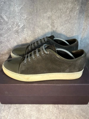 Lanvin cap toe  - Lanvin cap toe skor | size: uk 10 (44) | skick: 8/10 | endast skorna ingår | tveka inte på höra av dig! | mvh MD Closet 🫡 