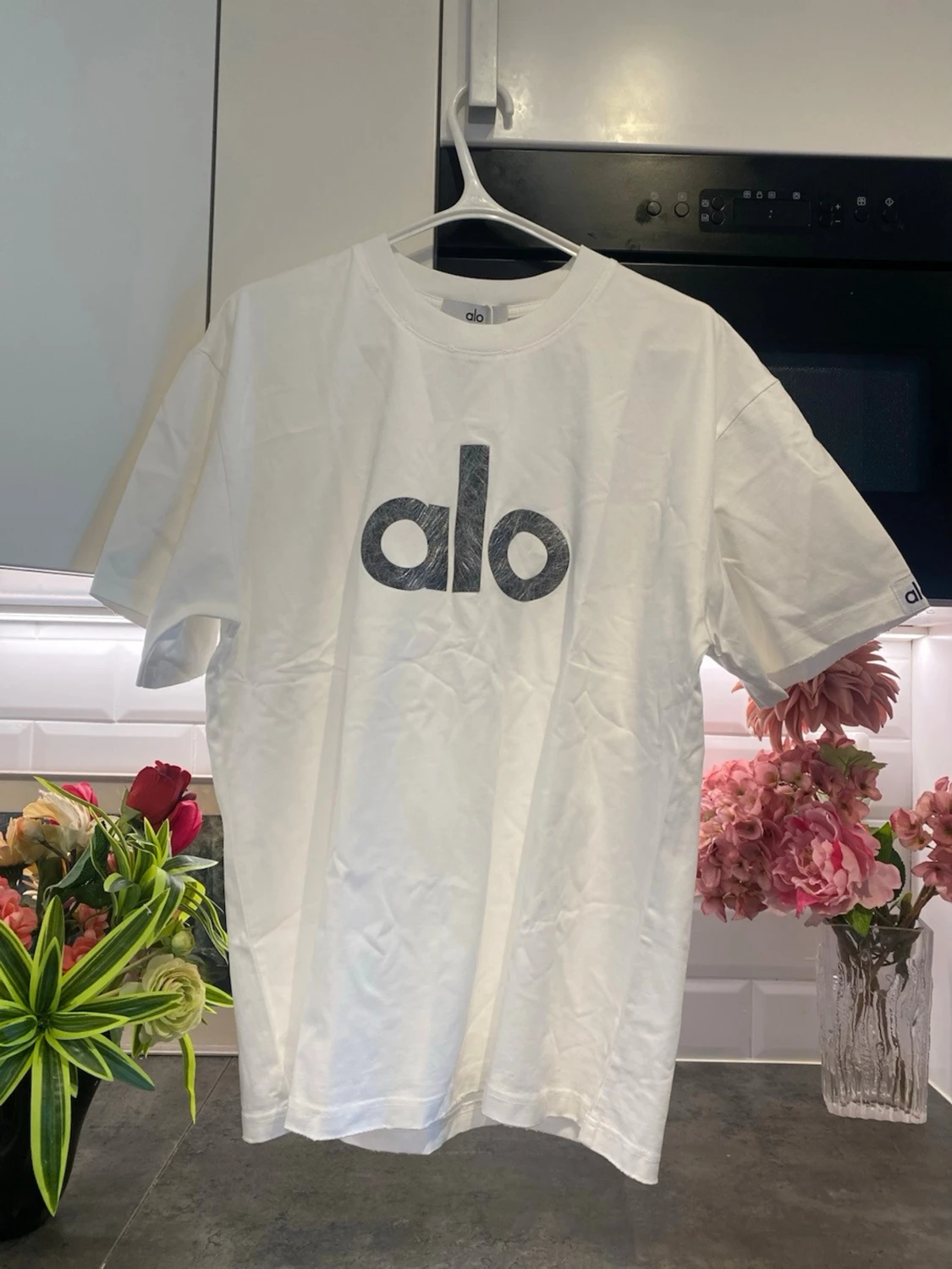 Vit t-shirt från Alo med logga - 5