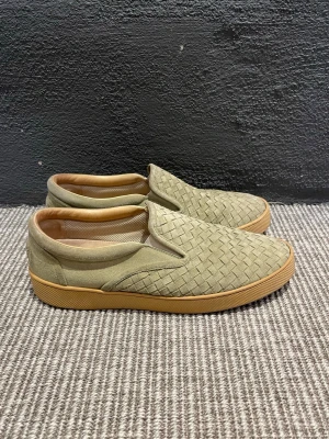 Bottega veneta - Hej, säljer nu dessa svin snygga Bottega veneta skor. Skorna är i fint skick. Hör av dig vid frågor. 42 passar 43