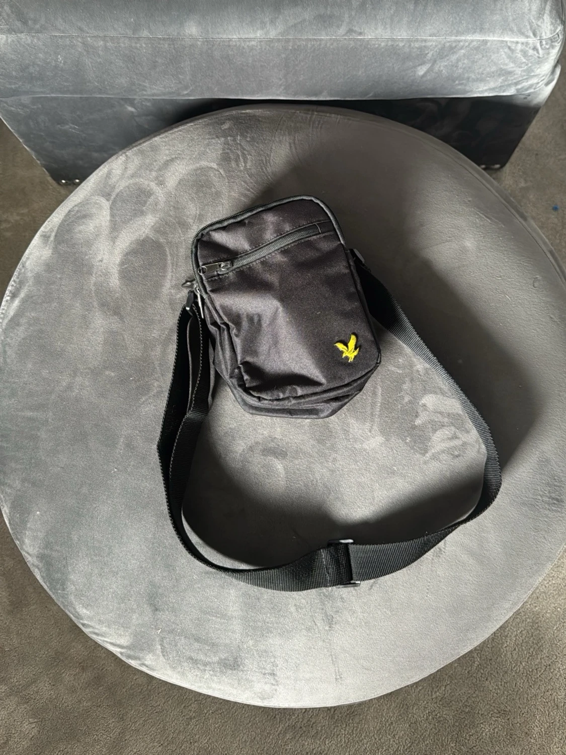 Svart axelväska från Lyle & Scott