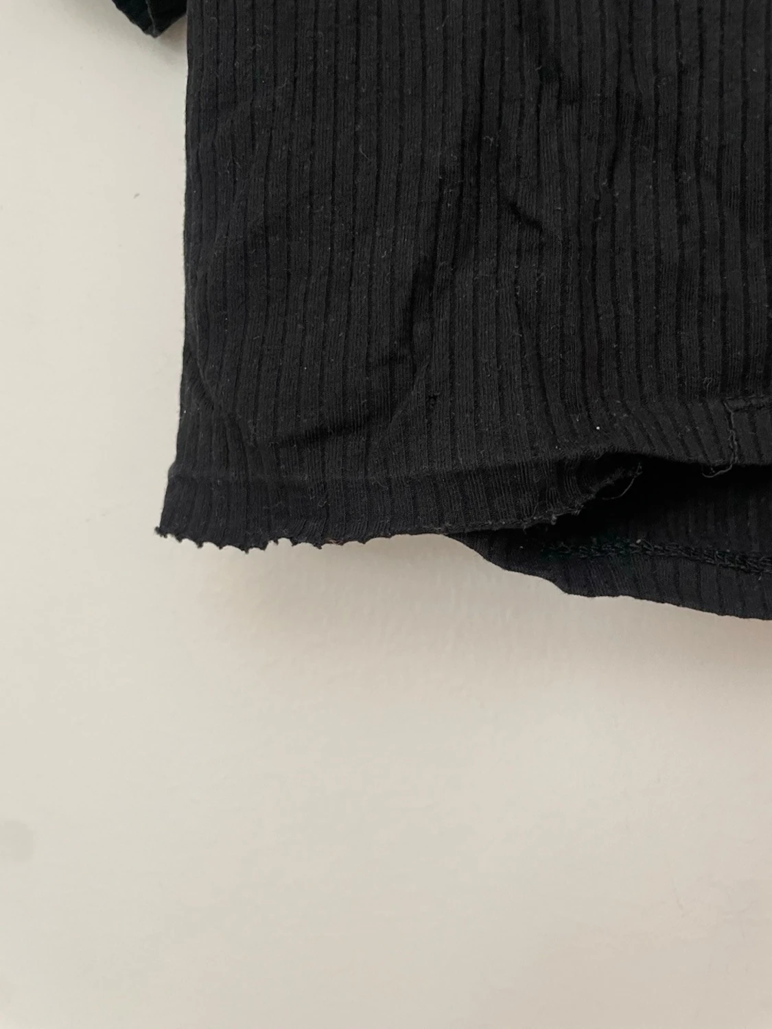 Svart croppad ribbad topp Monki - 1
