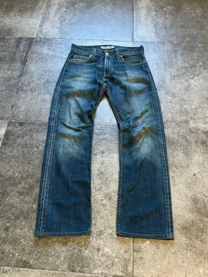 Vintage Flared Levi’s 506 Jeans - tjatja! nu säljer jag mina stöööörda levis 506or i strlk 31/34🫡 506or sitter i en regular flared fit vilket är min personliga favorit👏 tveka inte på att skriva ifall ni har några som helst frågor😉