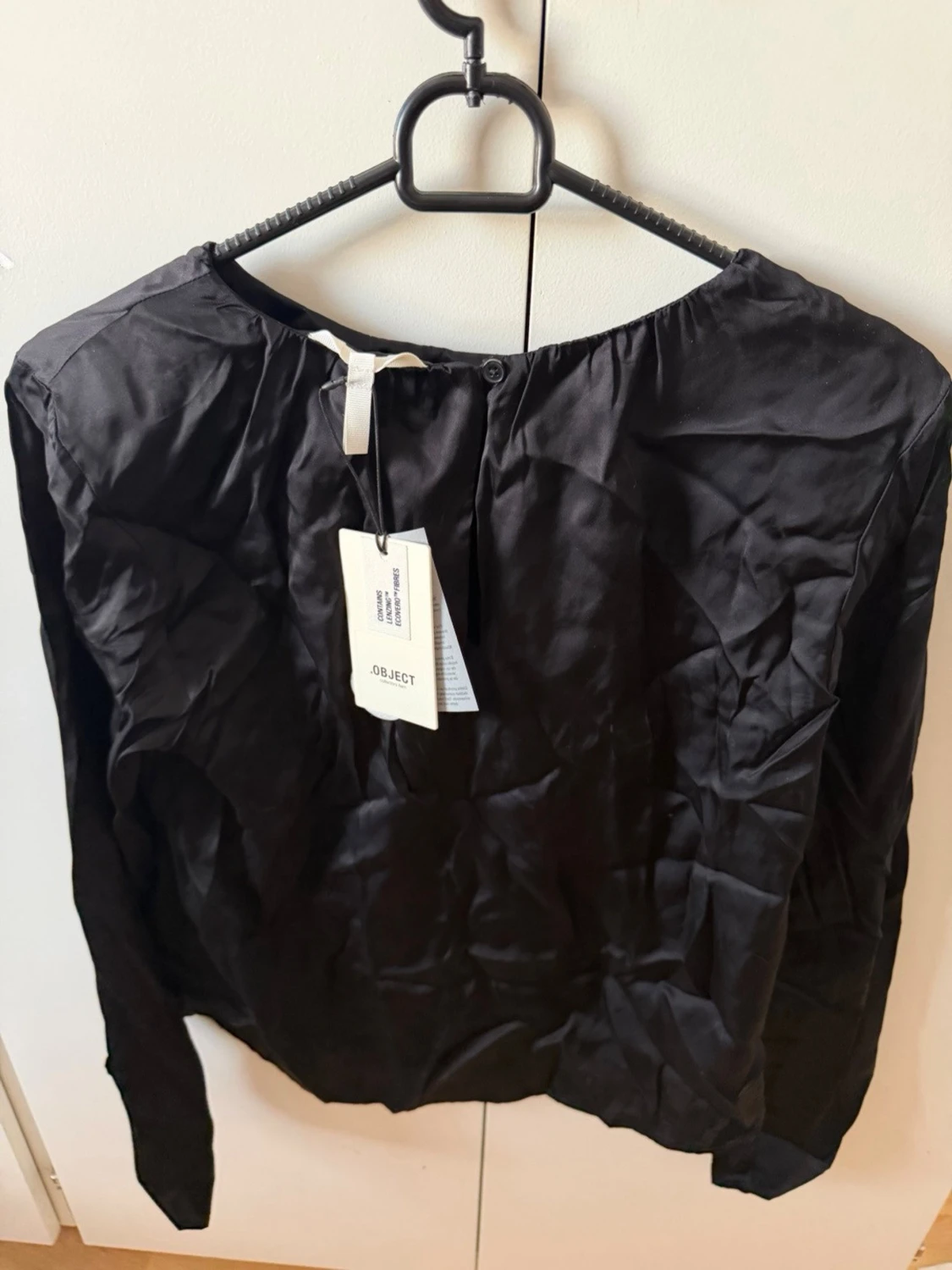 Svart långärmad blus från Object - 1