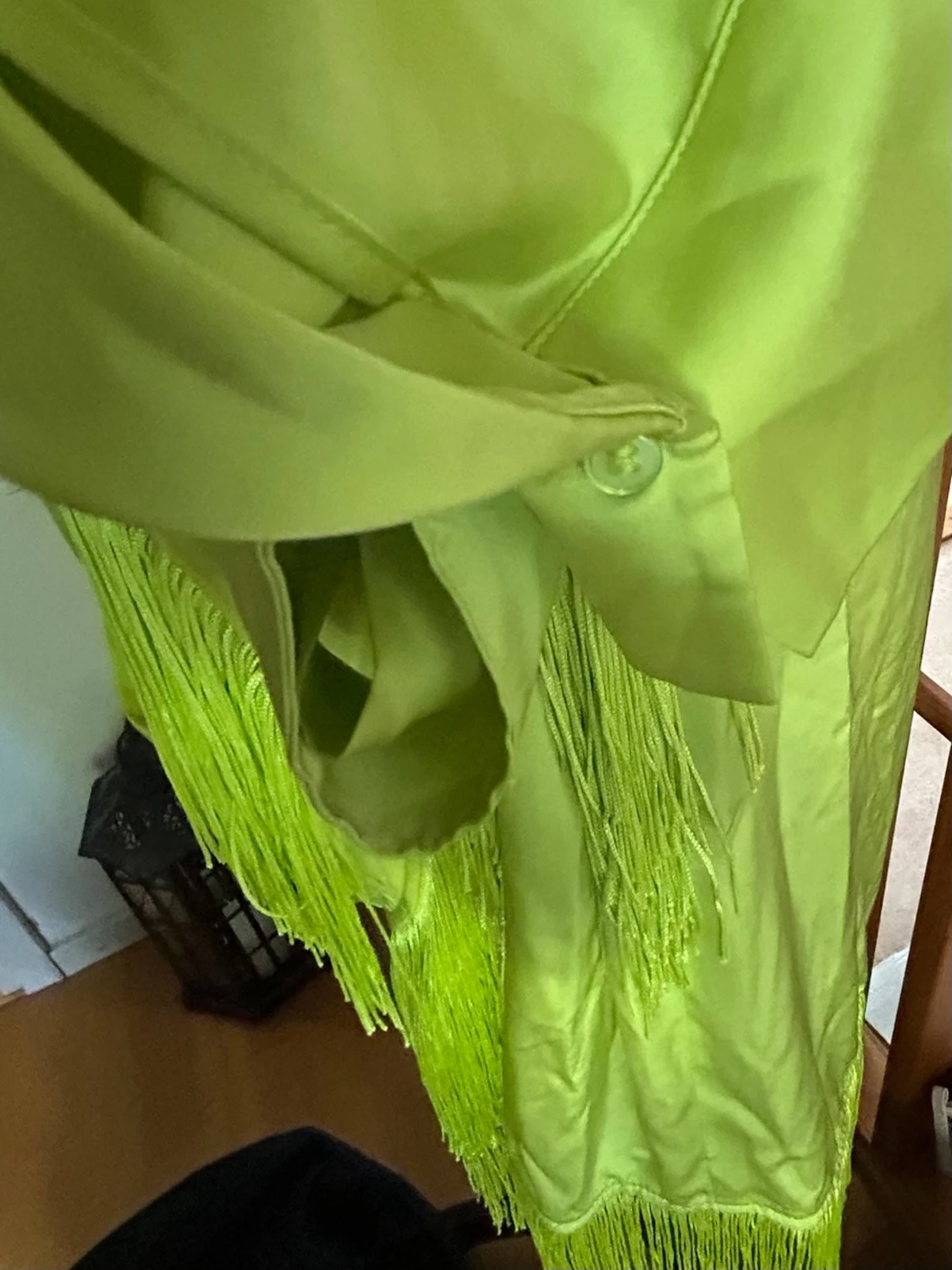 Limegrön omlottklänning med fransar - 4
