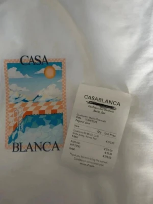 Casablanca T-shirt  - Helt ny Casablanca T-shirt med tags kvar och kvitto. Perfekt inför sommaren . Självklart äkta