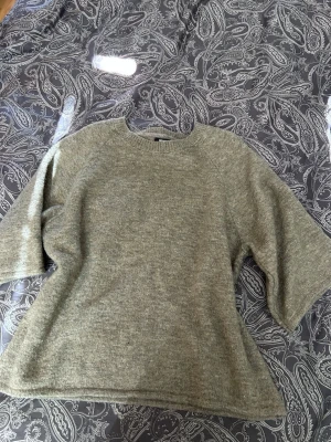Beige stickad tröja Gina Tricot - Passar S-M