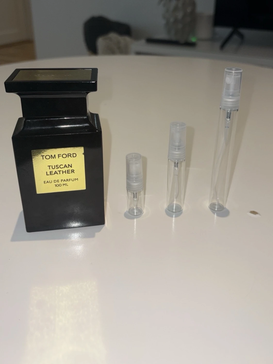 Tom Ford Tuscan Leather sample