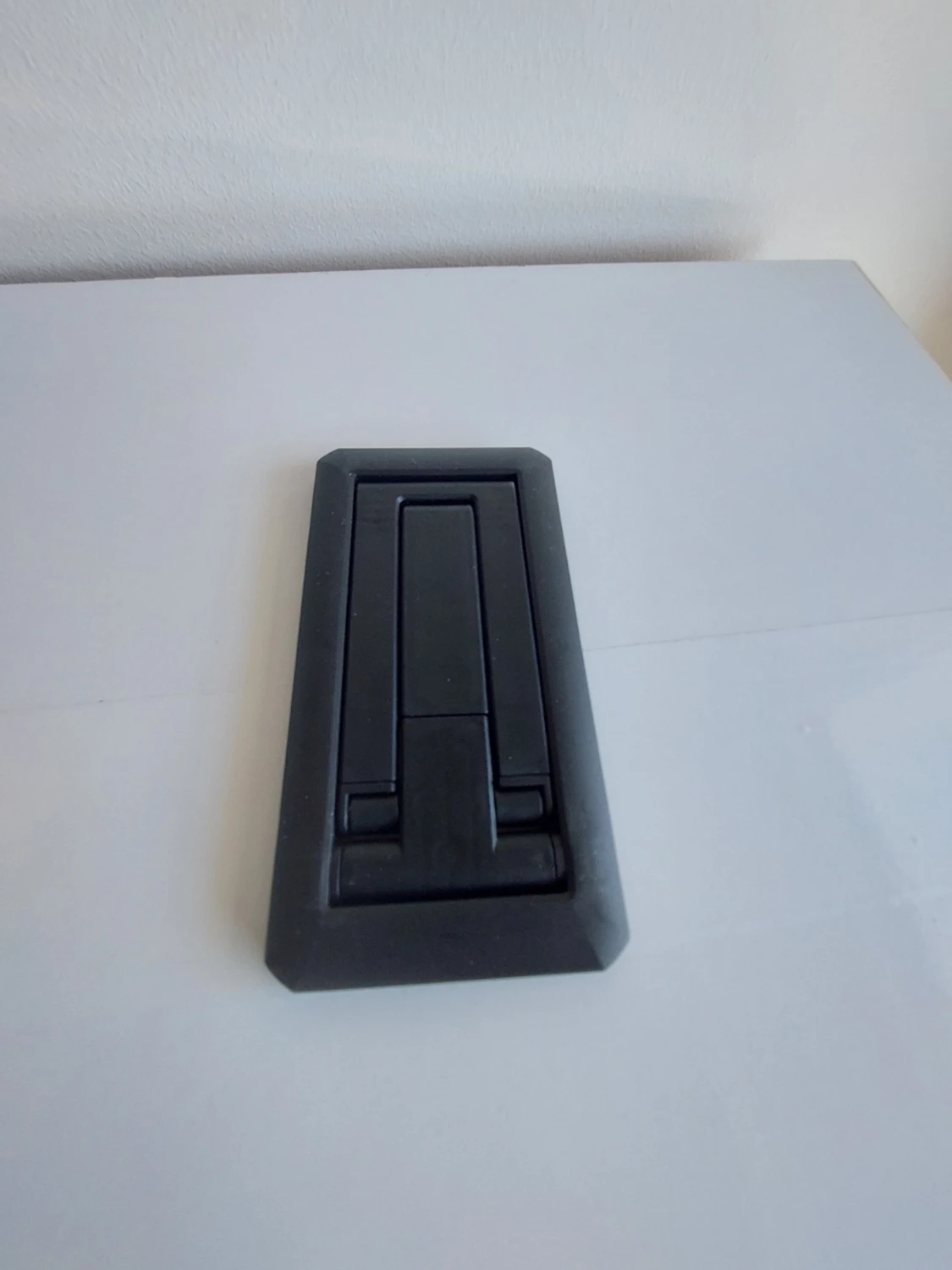 Vikbart mobiltelefonställ - 2