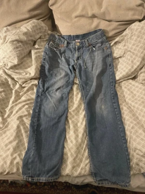 True religion jeans  - True religion jeans med lite defekter som syns på bilderna 
