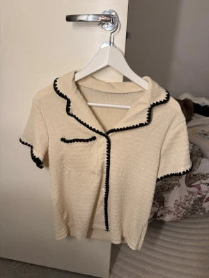 SHEIN pyjamas set - Säljer då den inte kommer till användning. Aldrig använda!