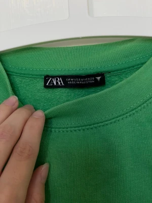 Grön lounge tröja - Använt 3 max ggr. Så fin ifrån Zara. Fått så mycket komplimanger. 💚☺️☺️