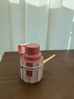 Odyssey Candee Eau de Parfum - Helt ny parfym, endast testad en gång. Doftar sött med härliga toner av jordgubb och godis (candy).