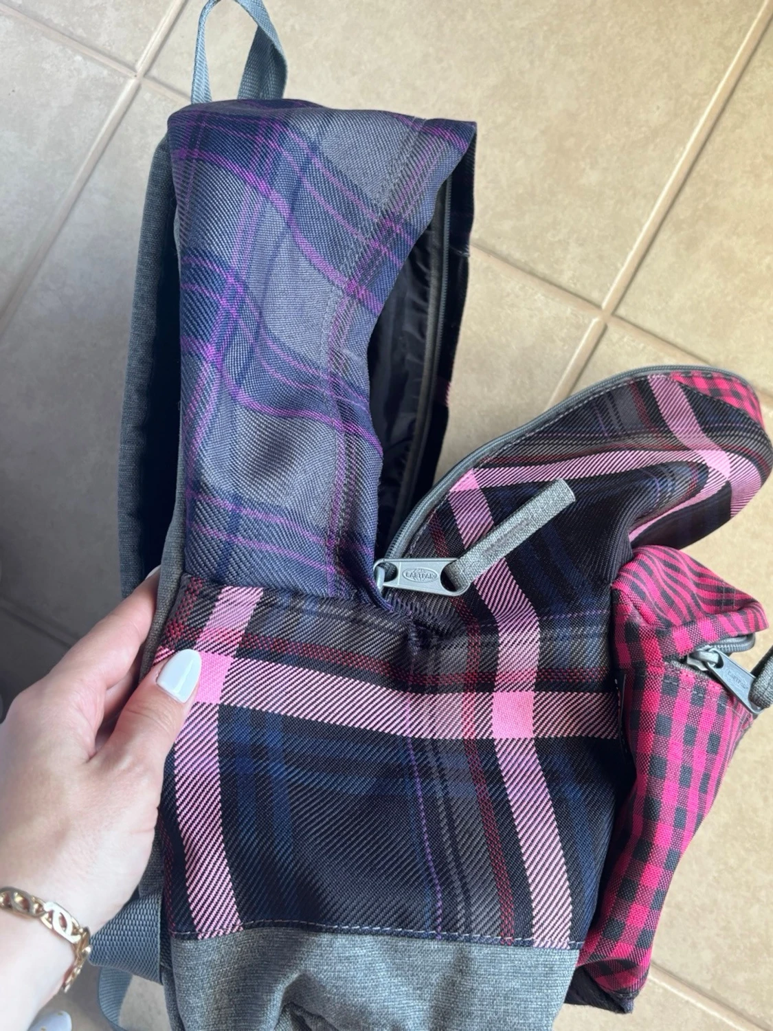 Rutigt rosa och lila Eastpak ryggsäck - 4