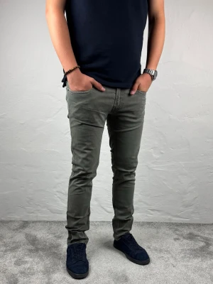 Replay jeans  - Ett par riktigt snygga jeans från Replay i storlek W33 L32 i modellen anbbas 