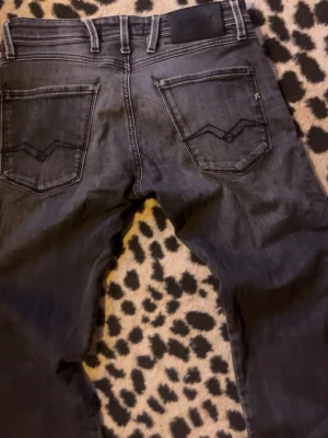 Jeans - Svarta replay jeans