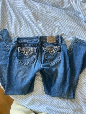 Miss me jeans - Jättesnygga men lite för stora för mig, omsydda till bootcut. 