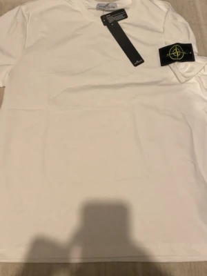 T shirt - Helt ny
