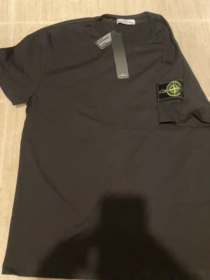 T shirt - Helt ny