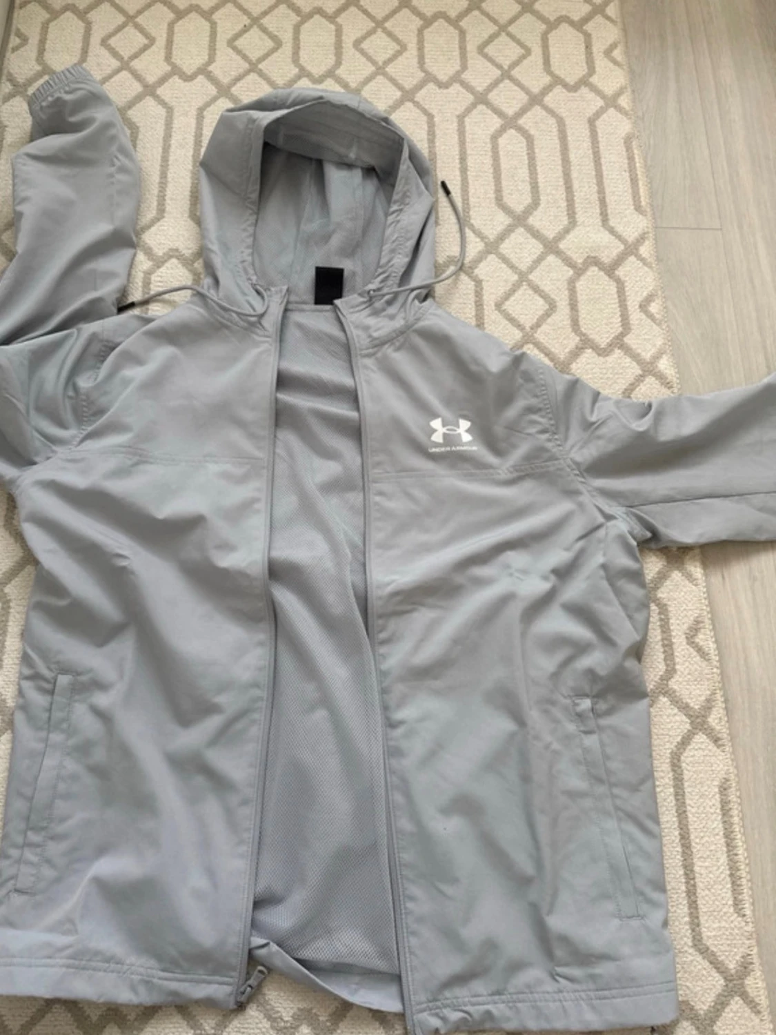 Ljusgrå vindjacka från Under Armour - 3