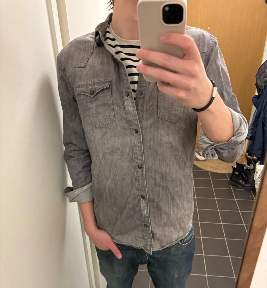 Grå skjorta från AllSaints