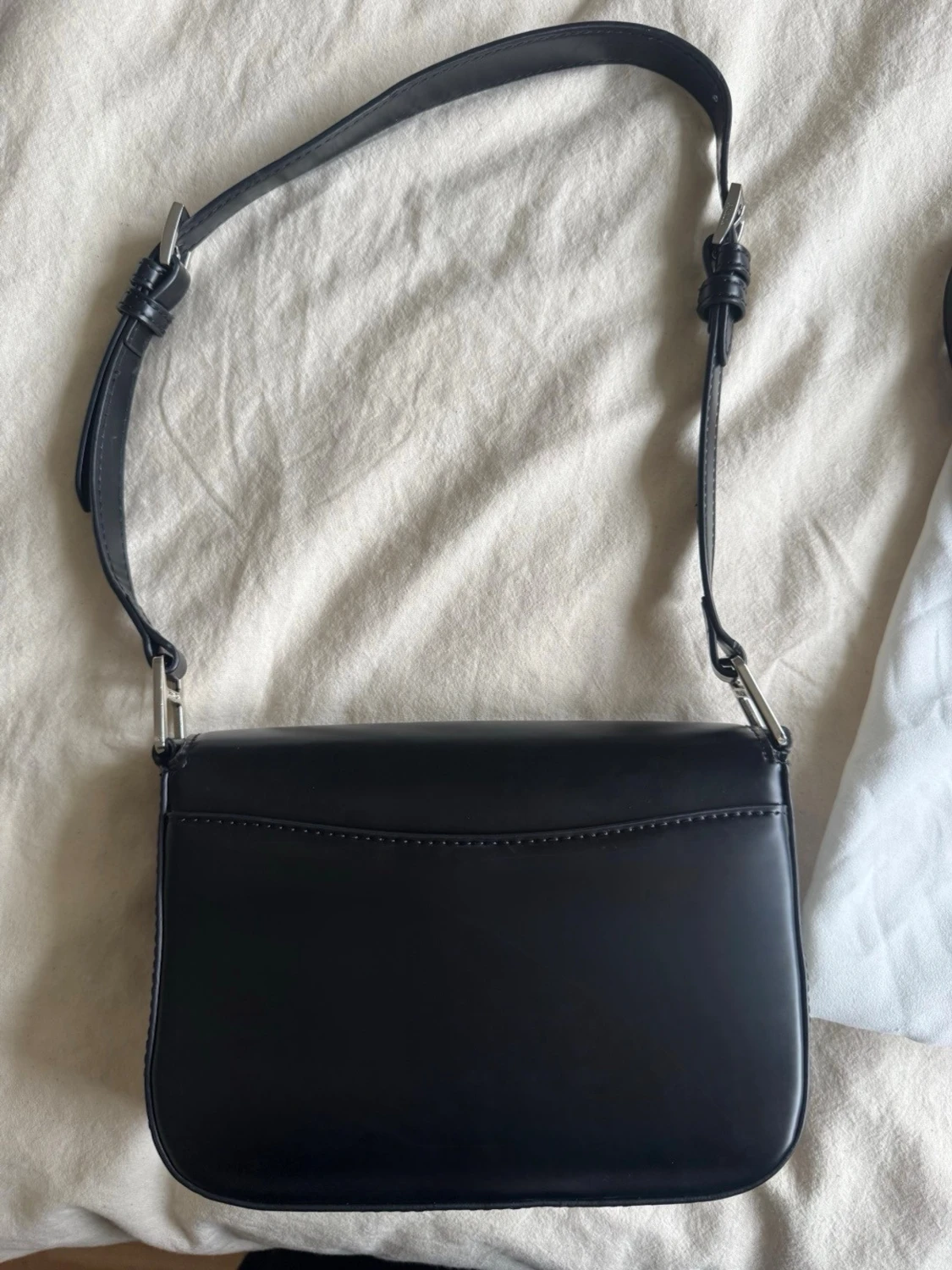 Svart axelväska - 1