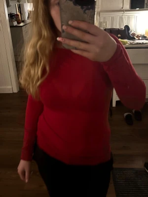 Röd långärmad polotopp - Superfina och sköna toppen från intimissimi💗