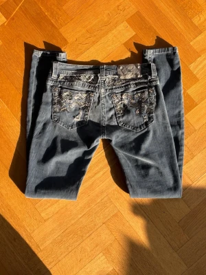 Miss Me Jeans - Skinny fit miss me jeans I bra skick