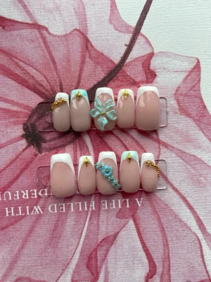 Press on nails  - Press on nails av gel