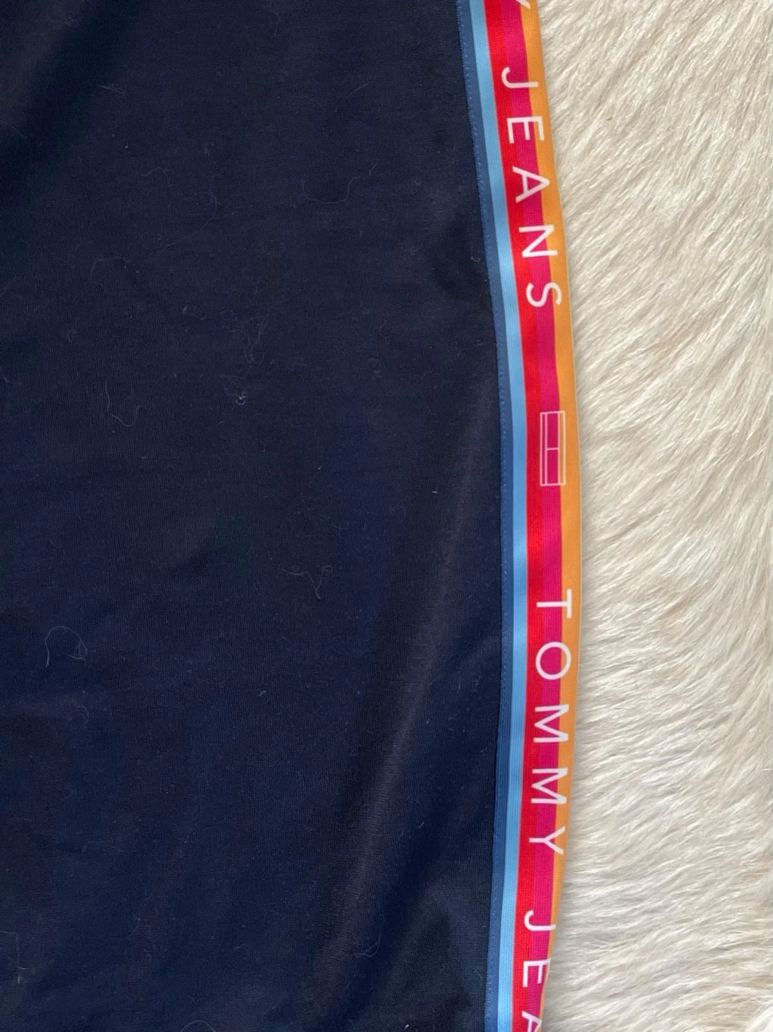 Mörkblå kjol från Tommy Jeans i storlek M - 2