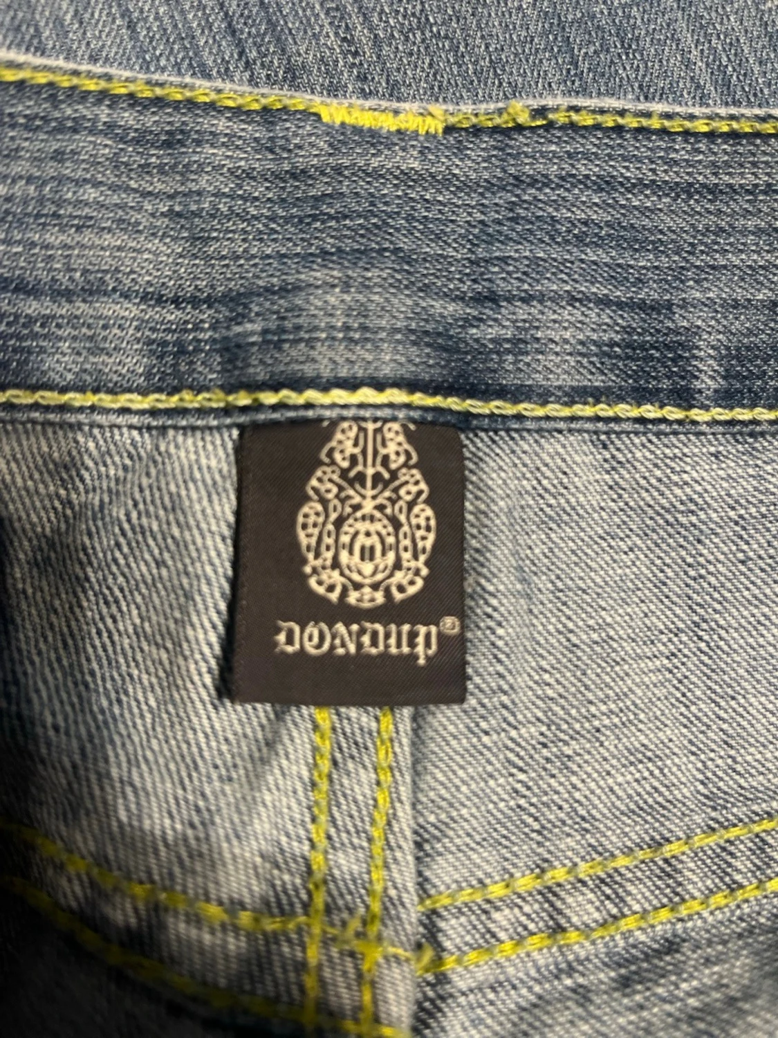 Schyssta dondup jeans med slitningar  - 3
