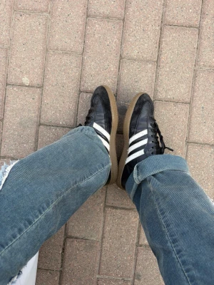 Adidas samba - Säljer dessa adidas samba i storlek 38/39! Pris får att diskutera!! 💕💕