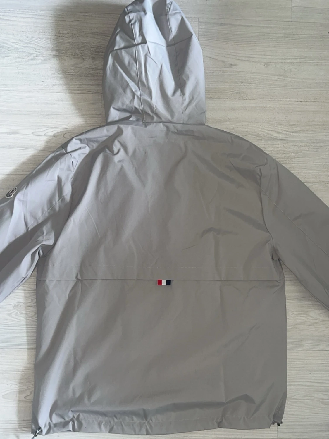 Grå vindjacka från Moncler - 3