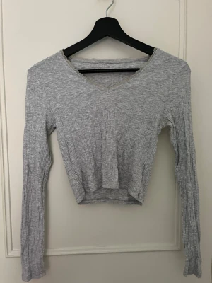 ribbed lace top - ribbad långärmad ljusgrå topp med spets🤍🩶