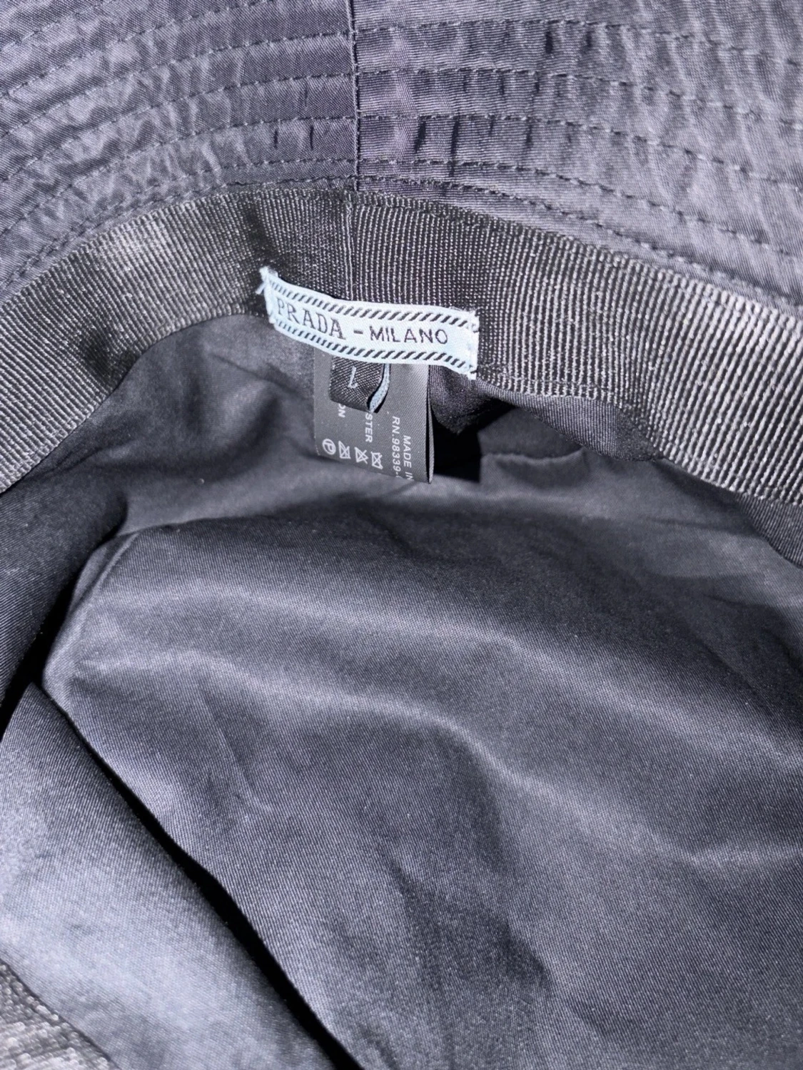 Svart bucket hat från Prada - 1