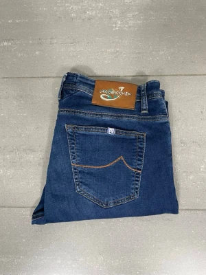 Jacob Cohën Jeans - Säljer nu dessa Jacob Cohën Jeans i moddel BARD LTD, skriv för fler bilder/frågor🙌🏼