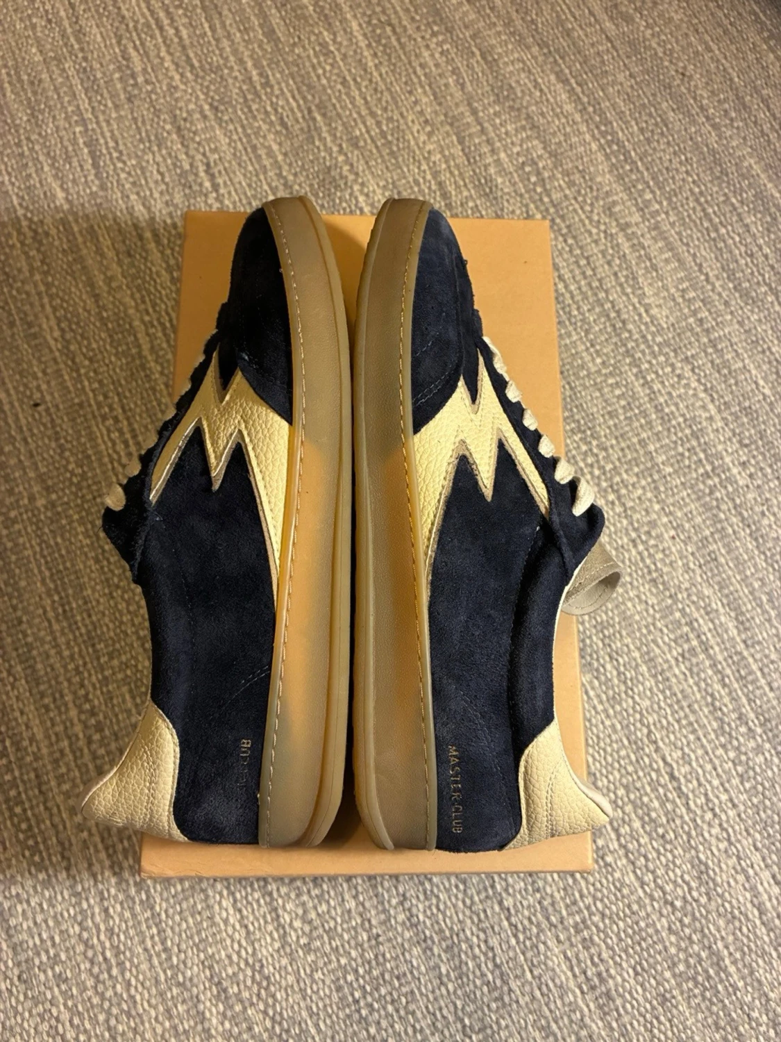 Mörkblå sneakers från MDA Concept - 2