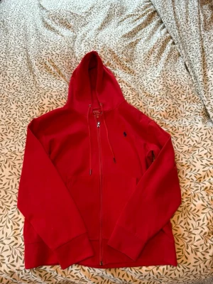 ralph lauren hoodie - Röd ramp lauren zip hoodie var lite för liten för mig! nyskick