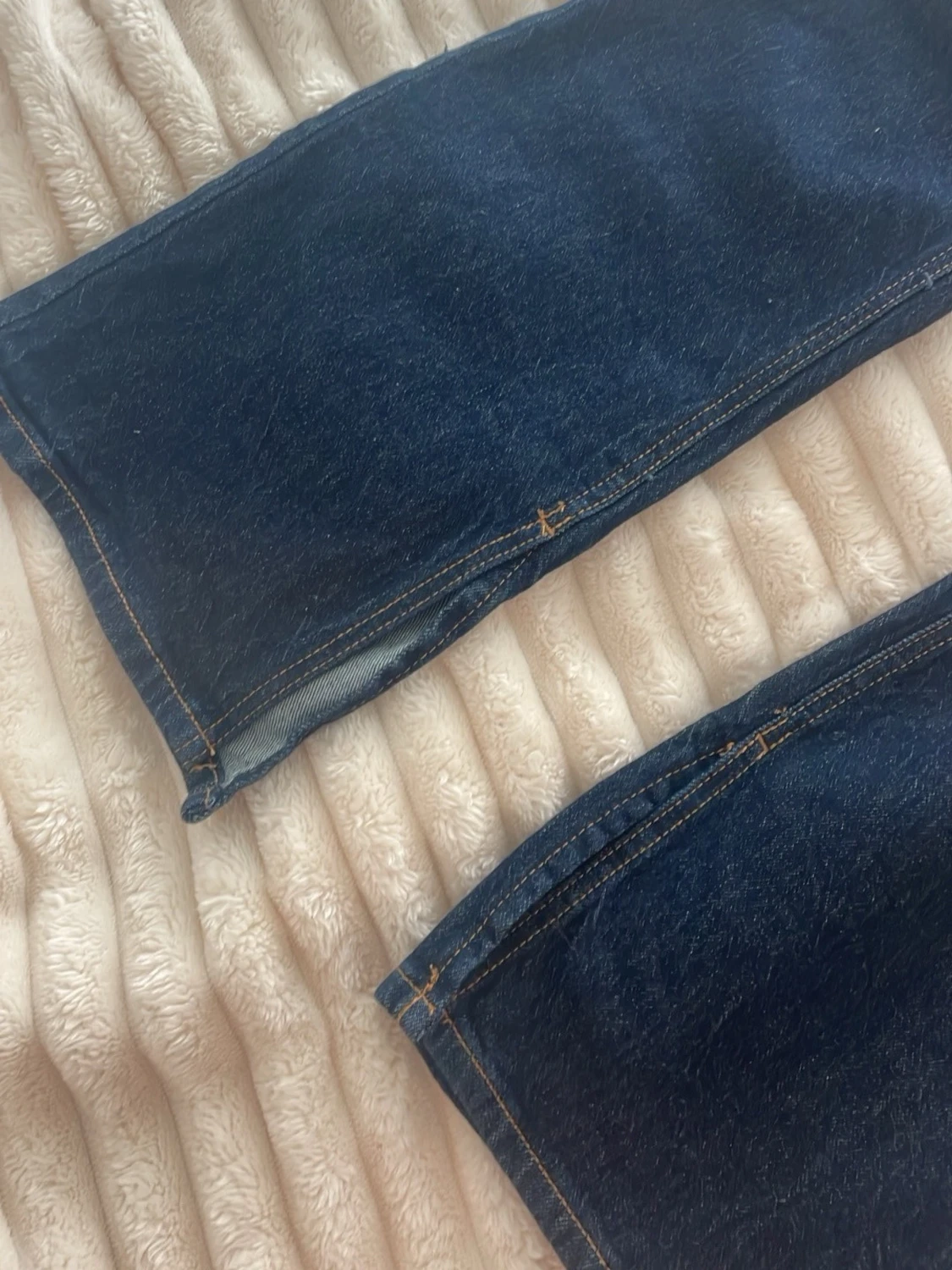 Mörkblå bootcut jeans med slits - 2