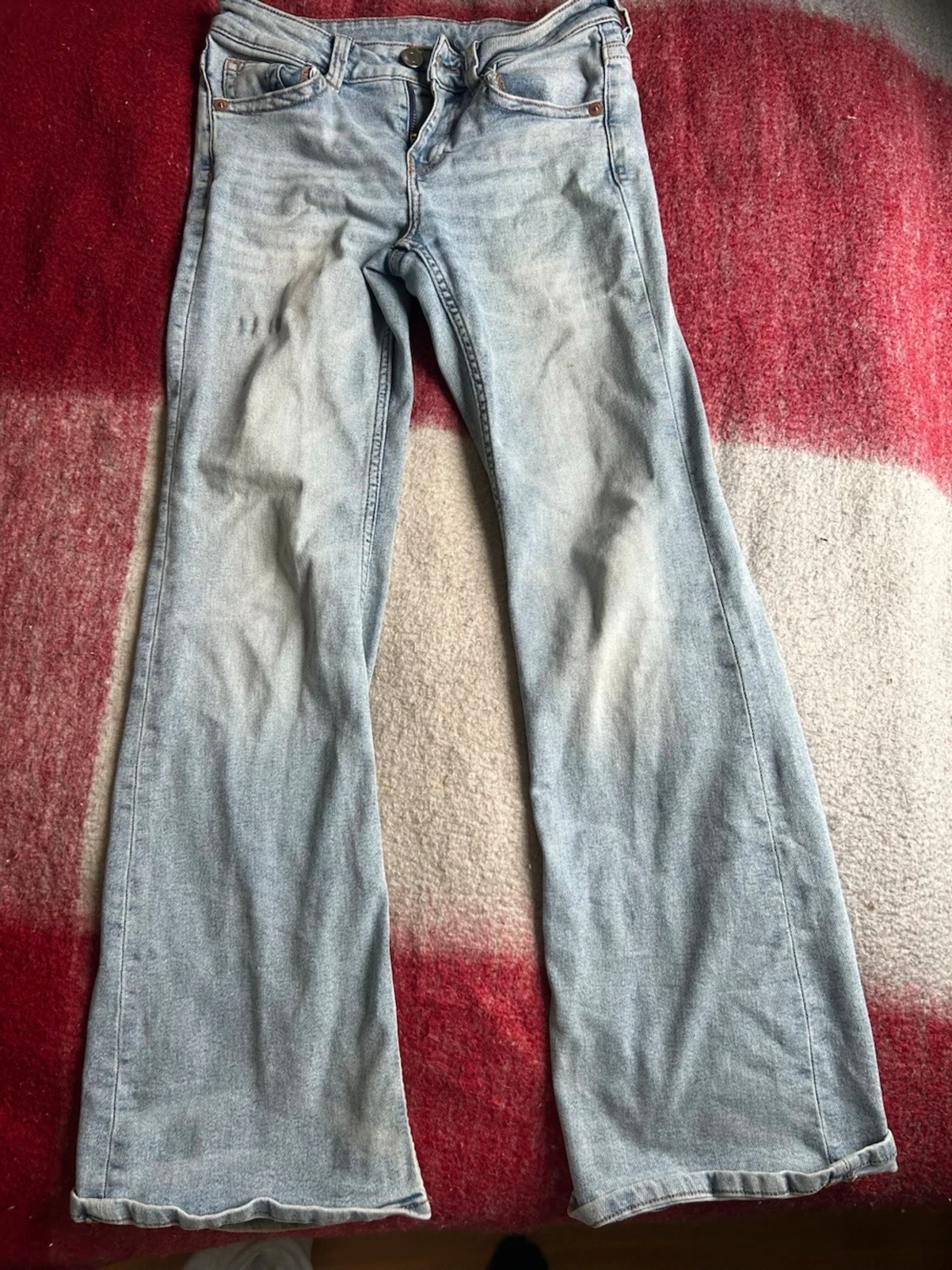Ljusblå bootcut size s jeans