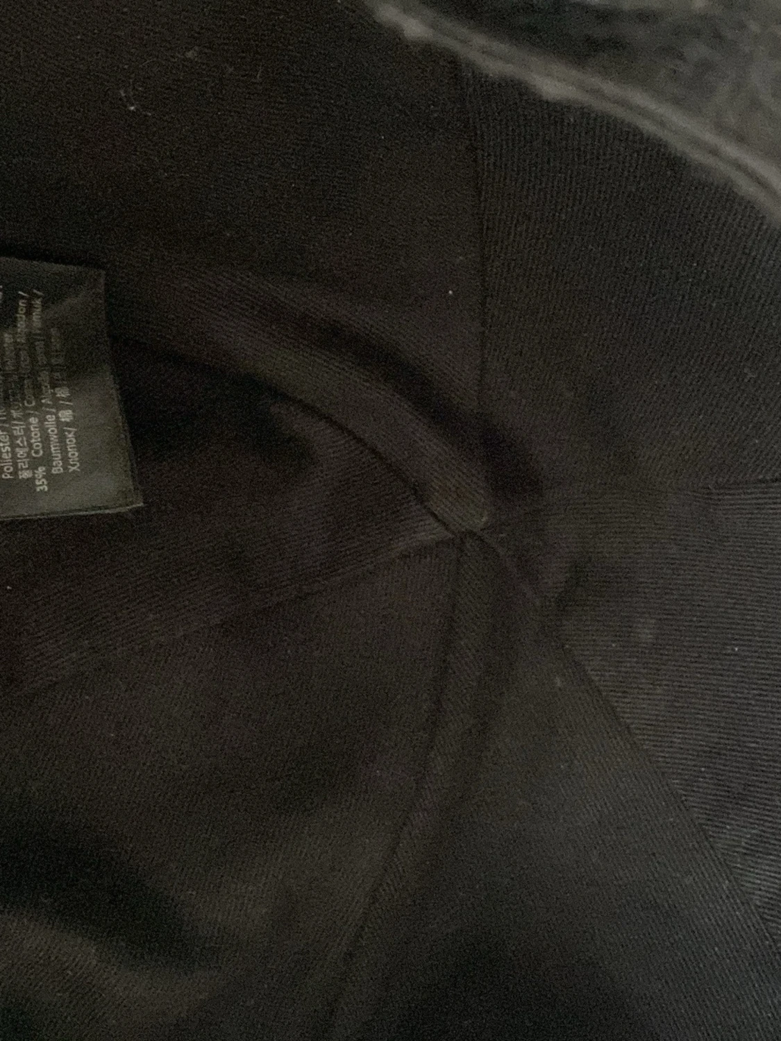 Svart keps från Fendi med logomönster - 2