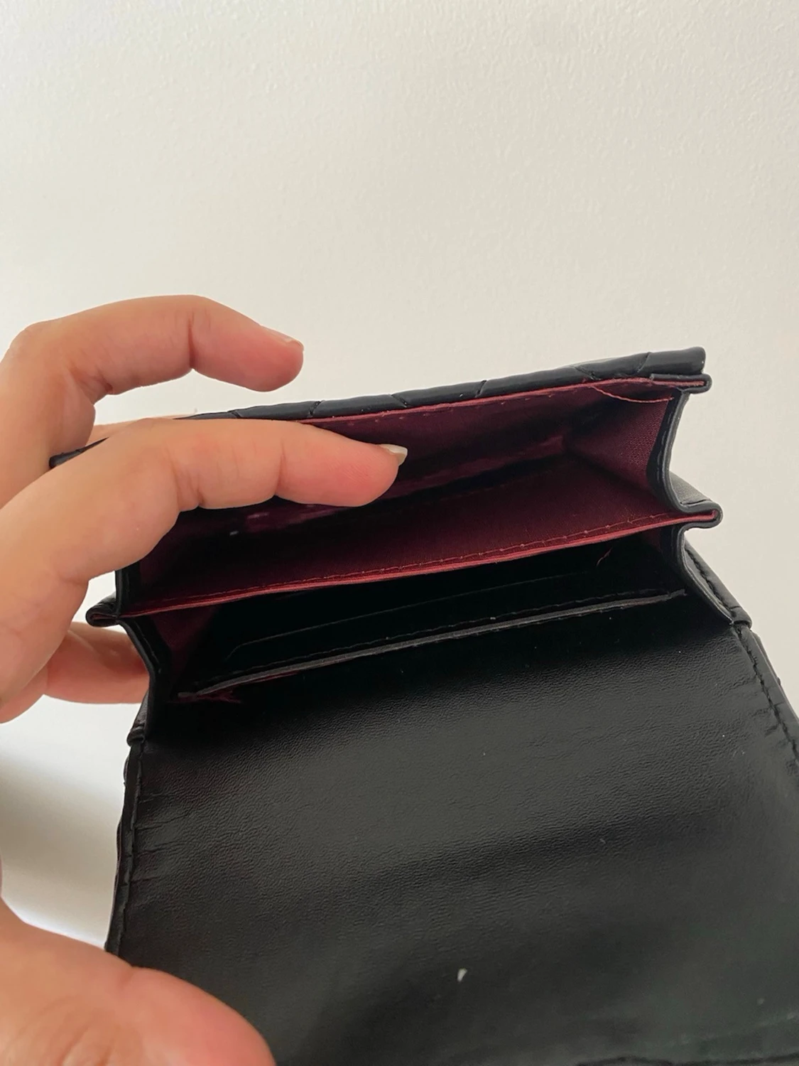 Svart quiltad plånbok i skinnimitation helt ny - 4
