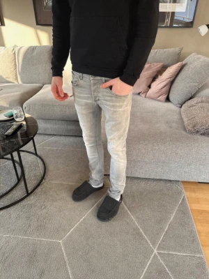 Dondup George - Tja, säljer ett par schyssta dondups i storlek 32. Nypris ca: 3500kr mitt pris: 799