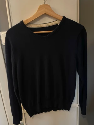 Stenströms stickad tröja - Riktigt schysst archive tröja från Stenströms, helt ny säljes pga för liten. Pris kan diskuteras hör av er om minsta lilla fundering, Dante!