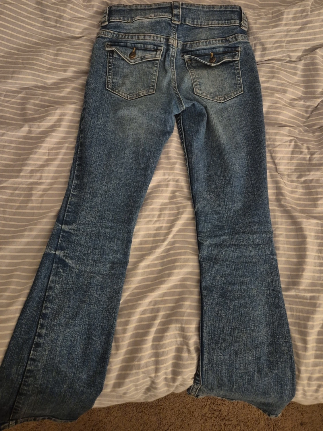 Blå bootcut jeans med låg midja - 4